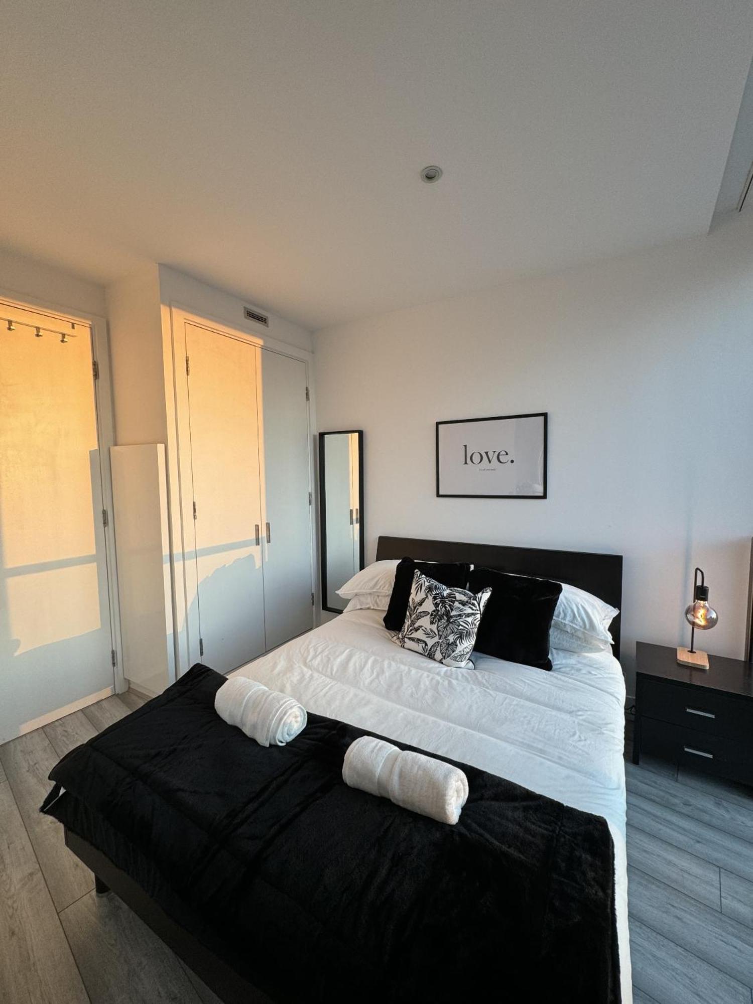Skyline Views: Centre Holiday home *