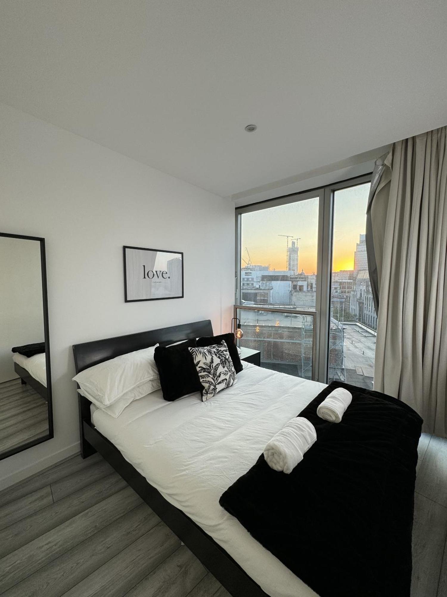 Skyline Views: Centre Holiday home *