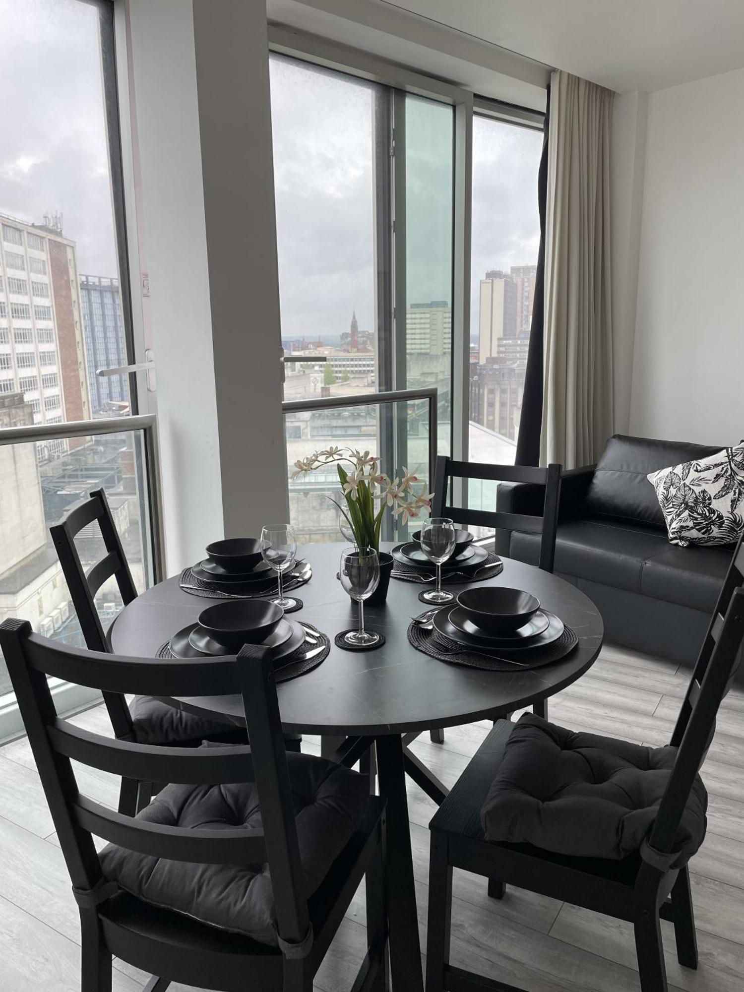 Skyline Views: Centre Holiday home *
