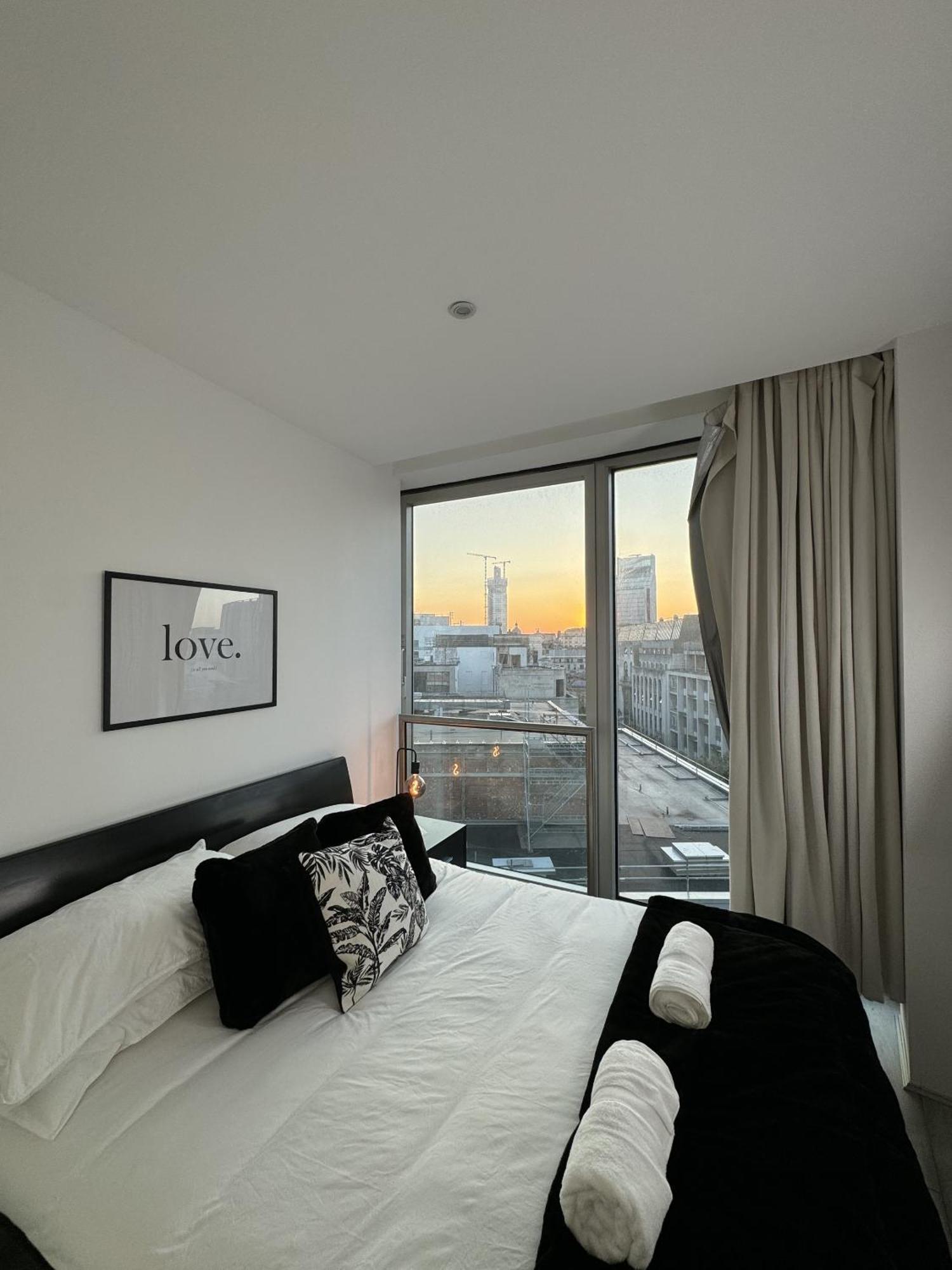 Skyline Views: Centre